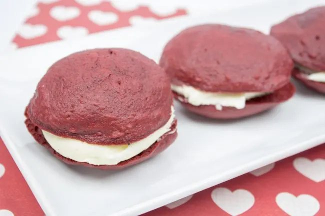 whoopie pie icing You gotta try this easy red velvet cake recipe for whoopie pies! Just like your southern grandma used to make. It's the best recipe not from scratch. Perfect desserts for Valentine's day , Christmas, 4th of July, Easter, and thanksgiving. 