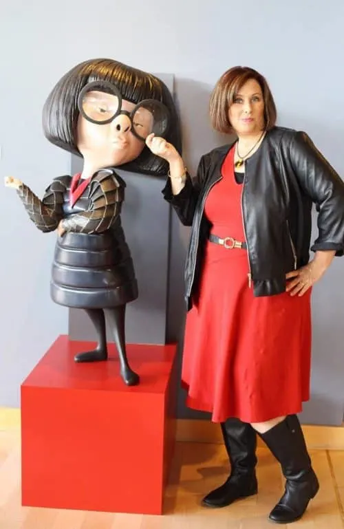 Meet Edna Mode from the Incredibles 2 movie at Disney World during the Incredible Summer Event