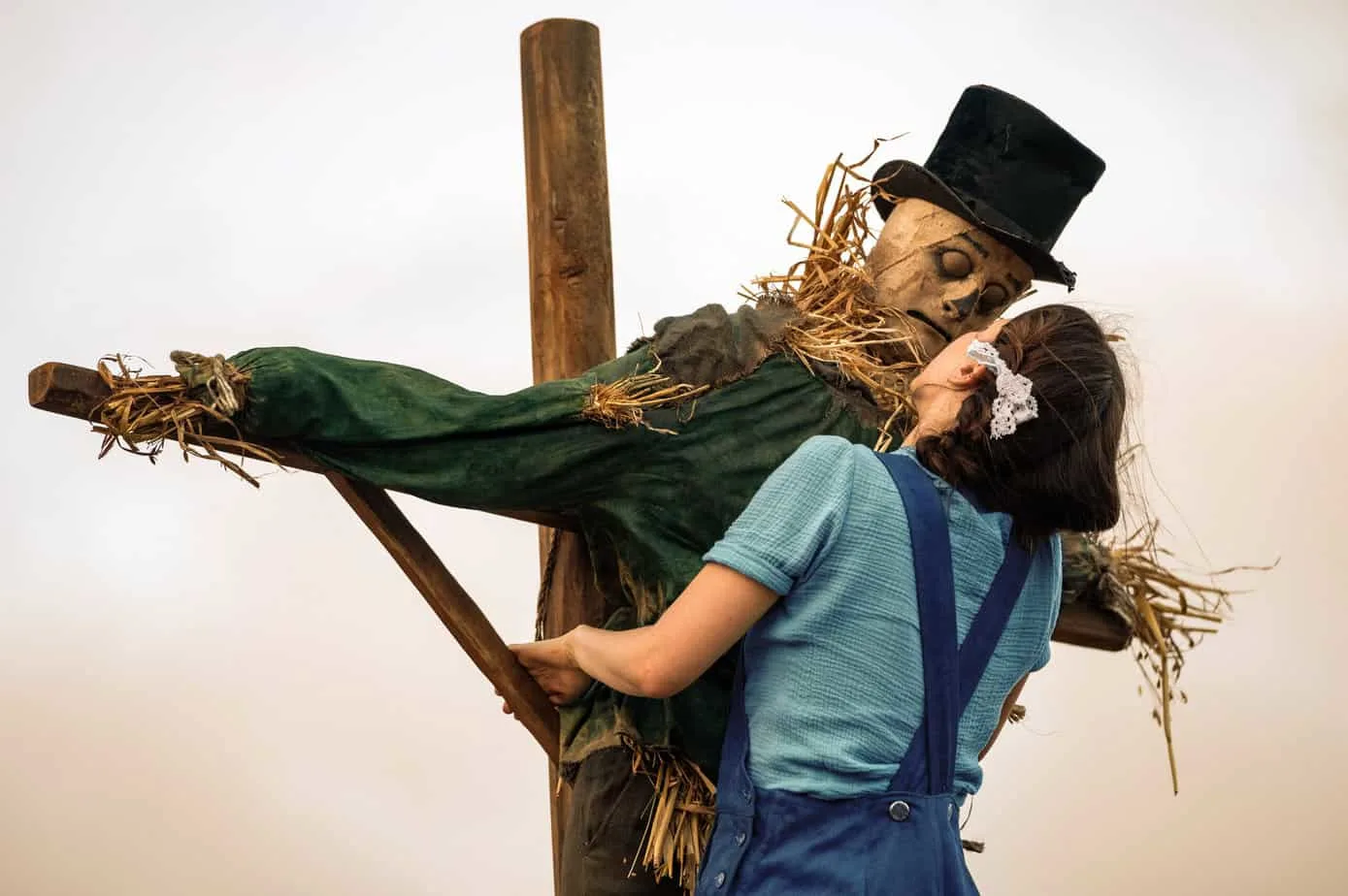 Pearl movie quotes and lines of dialogue. woman kissing a scarecrow. 